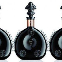 路易十三酒瓶回收价格值多少钱一支回收洋酒瓶子一览表