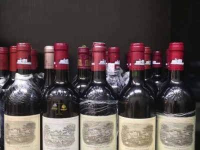 濮阳现场回收各个年份茅台酒价格公示图3